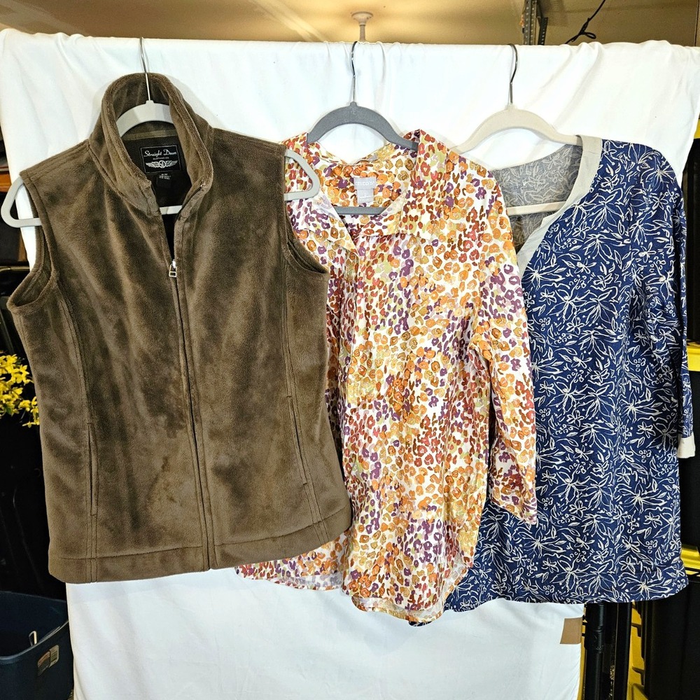 Straight Down Chico's Womens Clothing Lot M/2 Brown Fleece Vest Floral Tops